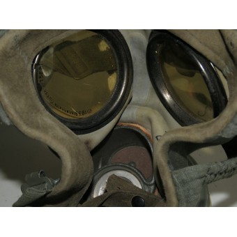 German gas mask M30 with a canister for civil defense. Espenlaub militaria