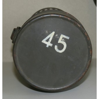 Deutsche Gasmaske M30 mit einem Kanister für den Zivilschutz. Espenlaub militaria