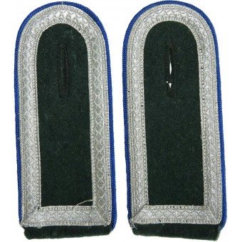 Slip-on schouderbanden voor Feldwebel van medisch personeel van de Wehrmacht. Espenlaub militaria