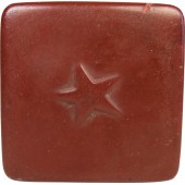 Boîte de poudre dentaire de l'armée rouge en celluloïd brun.