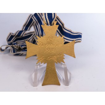 Kreuz der Deutschen mutter in goud. 16. Dezember 1938 Adolf Hitler. PH Türks WWE. Espenlaub militaria
