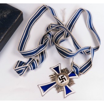 Kreuz der Deutschen Mutter Silberissä. 16. Dezember 1938 Adolf Hitler. B H. Mayer. Espenlaub militaria