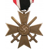Kriegsverdienstkreuz 1939 2. Klasse mit Schwertern. Zinc bronzé