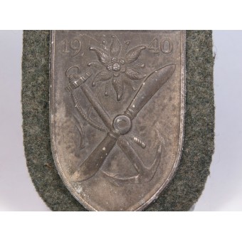 Sleeve Shield Narvik 1940 voor Wehrmacht - Juncker. Verzilverde zink. Espenlaub militaria