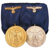 2 Wehrmacht-medaljer, 4 och 12 års tjänstgöringstid. Bleckmann Zelle