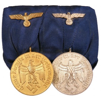 2 Wehrmachtsdienstmedaillen, 4 und 12 Jahre Dienstgrad. Bleckmann Zelle. Espenlaub militaria