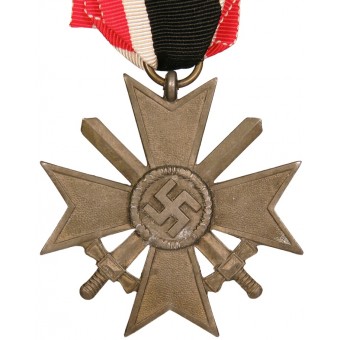 Croix non marquée KVK II 1939, avec épées. Zinc. Espenlaub militaria