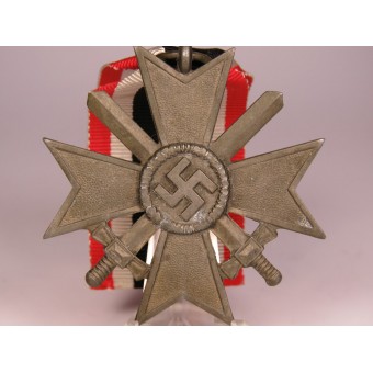 Cruz sin marcar KVK II 1939, con espadas. Zinc. Espenlaub militaria