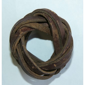 Nœud de cravate en cuir de la Jeunesse hitlérienne. Espenlaub militaria