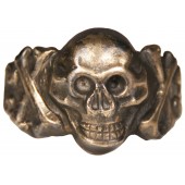 Traditionell dödskalle-ring från andra världskriget
