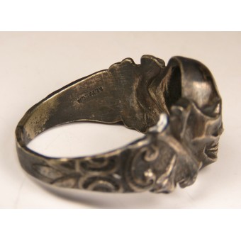 Traditionell dödskalle-ring från andra världskriget. Espenlaub militaria