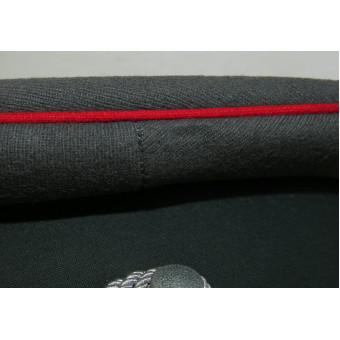 Wehrmacht artillery officer visor cap. Espenlaub militaria