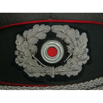Wehrmacht artillery officer visor cap. Espenlaub militaria