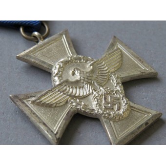 Croix classe Argent pour 18 ans de bons et loyaux services dans la Polizei. Espenlaub militaria