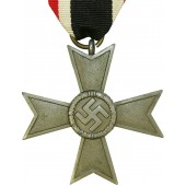 KVK2-kors utan svärd för icke stridande. Kriegsverdienstkreuz, zink