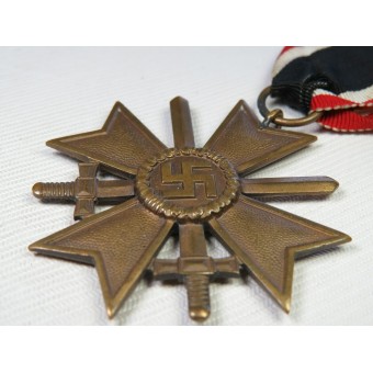 KVKII kors, med svärd, tidig typ, brons. Espenlaub militaria