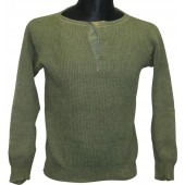 Deutscher Pullover - Pullover mit offenem Halsausschnitt und Knopfverschluss