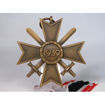 Kriegsverdienstkreuz, bronziertes Messing. Espenlaub militaria