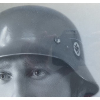 Фотография роттенфюрера в шлеме из 11 роты Лейбштандарта СС Адольф Гитлер. Espenlaub militaria