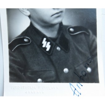 Kuva nuoresta Latvian SS -legionerista. Espenlaub militaria