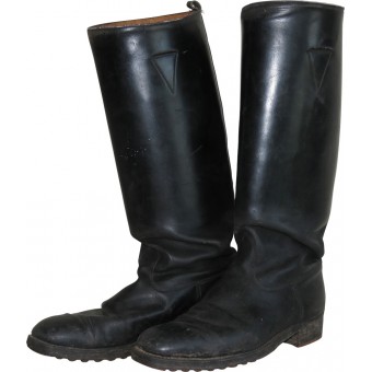 WW2 German officers boots in well-worn condition. Espenlaub militaria