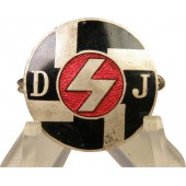 Deutsche Jungvolk -jäsenmerkki, jossa on Ges.Gesch-merkinnät.