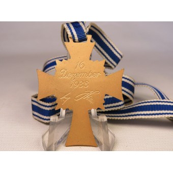Mutterkreuz 1938 en or. croix dhonneur de la mère allemande. Espenlaub militaria