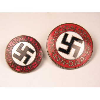 Distintivo di appartenenza al NSDAP 18,3 mm. Espenlaub militaria