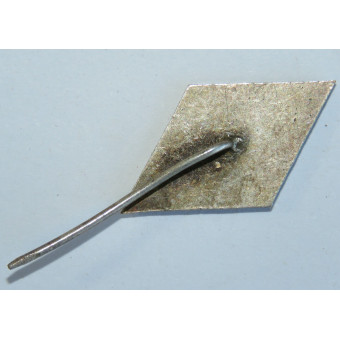 Early Hitlerjugend badge on safety pin, nickel silver. Espenlaub militaria