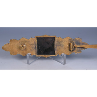 Nahkampfspange in Gold. Espenlaub militaria