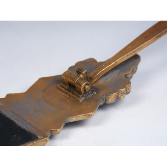 Nahkampfspange in Gold. Espenlaub militaria