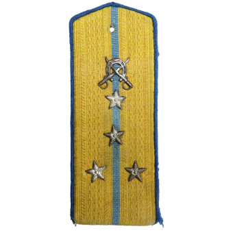 Погон капитана кавалерии РККА образца 1943 года. Espenlaub militaria