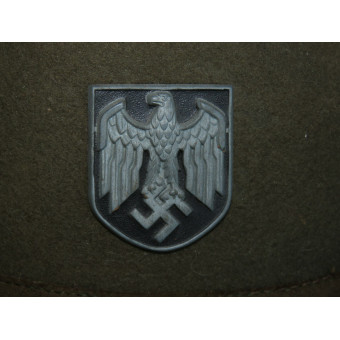 Тропический шлем Вермахта из оливкового фетра с двумя эмблемами. Espenlaub militaria