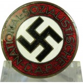 M 1/93 Insignia de miembro del NSDAP marcada por el RZM