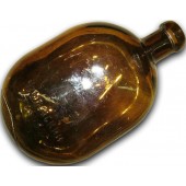 Botella de agua rusa soviética de la época de la guerra, vidrio marrón, con sello de fábrica.
