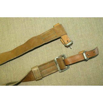 WW2 pattern Mosin-Nagant rifle shoulder leather sling in mint condition. Espenlaub militaria