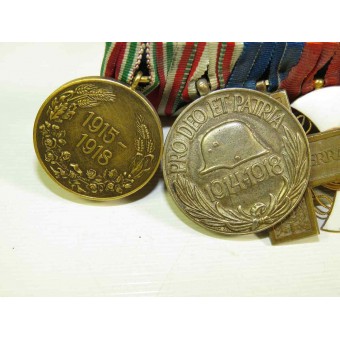 Medaillenleiste mit 16 Medaillen, aus der Zeit vor dem Ersten Weltkrieg bis zum Zweiten Weltkrieg. Espenlaub militaria