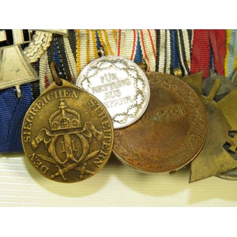 Bar Médaille avec 16 médailles, de la période pré-WW1 jusquà WW2. Espenlaub militaria