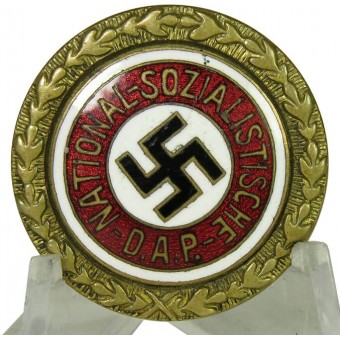 NSDAP or partie badge 24 mm par Jos.FUESS petite version. Espenlaub militaria