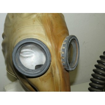 Gasmask BS con maschera gomma SHM1, filtrata MO-2 e borsa per il trasporto. Espenlaub militaria