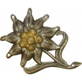 Early tombak made Edelweiss badge for Gebirgsjäger hat
