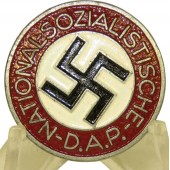 M1/34 RZM - Épinglette de membre du NSDAP de la fin de la guerre Karl Wurster