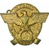 Winterhilfswerk Police day 1942 year zinc badge