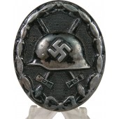 German WW2 wound badge in black, "32" Wilhelm Hobacher