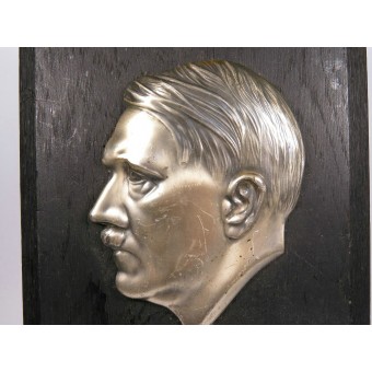 Adolf Hitler de la plaque dhonneur de mur, le métal fait sur le châssis en chêne. Espenlaub militaria