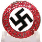 Insigne de membre du NSDAP M1 / 34 Karl Wurster