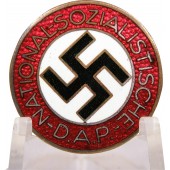 Insignia de miembro del NSDAP M1 / 120 Wilhelm Deumer