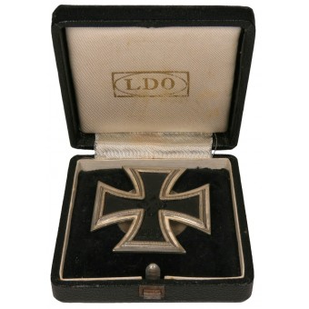 Iron Cross First Class 1939 LDO L/13 screwback. Espenlaub militaria