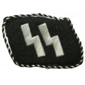 Lengüeta del cuello del Leibstandarte SS Adolf Hitler con runas rectas