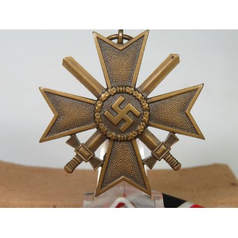 Kriegsverdienstkreuz con espadas Carl Poellath con el sobre. Espenlaub militaria
